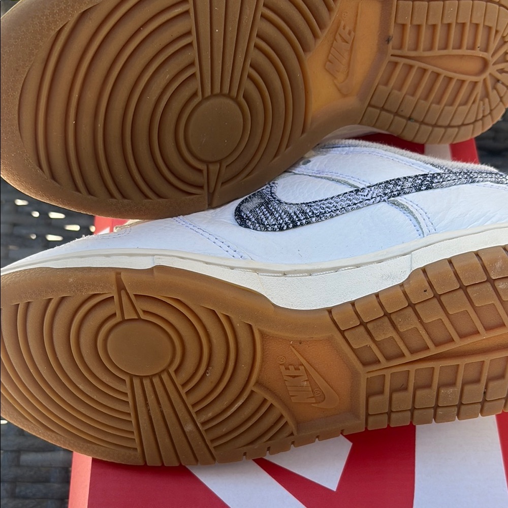 Nike Cream and Gray/Blue Sneakers - Picture 5 of 6